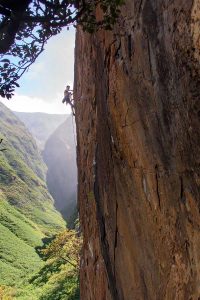 State restricts access to cliff in West Maui